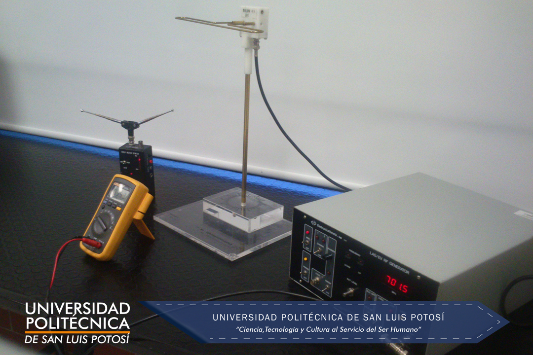 Equipo de medición y experimentación para respuesta en frecuencia de diversas antenas